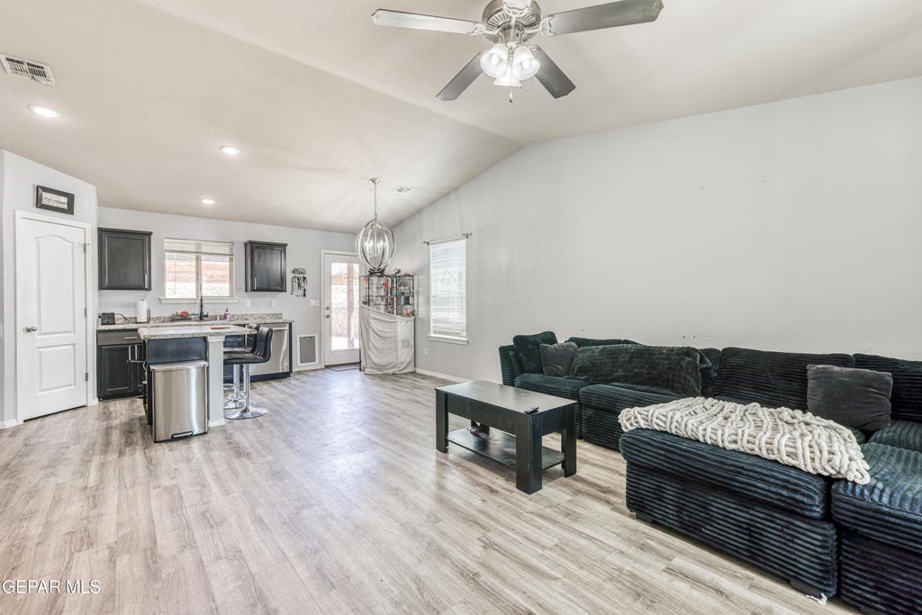 Photo of 948 Villa Seca Drive, Horizon City, TX 79928 (MLS # 950148)