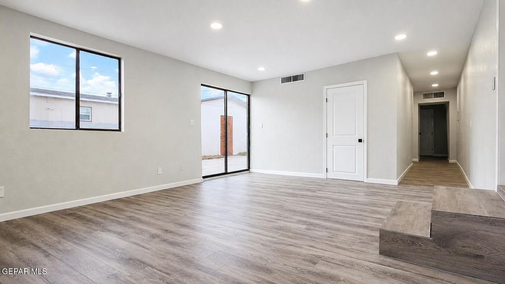 Photo of 10285 Nirmal Drive, Socorro, TX 79927 (MLS # 944134)