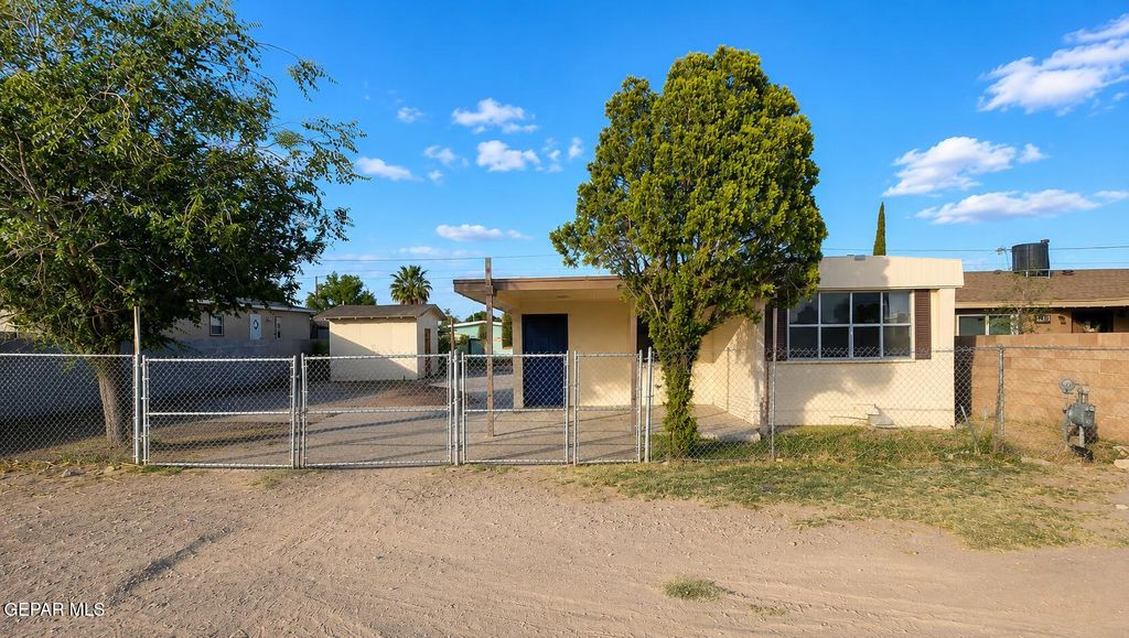Photo of 10285 Nirmal Drive, Socorro, TX 79927 (MLS # 944134)