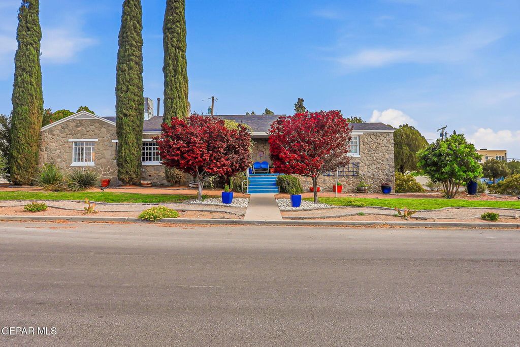 Photo of 700 E BALTIMORE Drive, El Paso, TX 79902 (MLS # 941480)