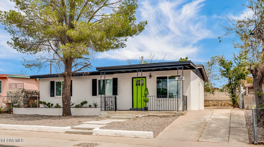 Photo of 6203 Trowbridge Drive, El Paso, TX 79905 (MLS # 934381)