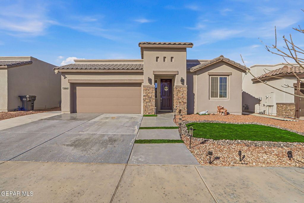 Photo of 13861 Paseo Alegre Avenue, Horizon City, TX 79928 (MLS # 938005)