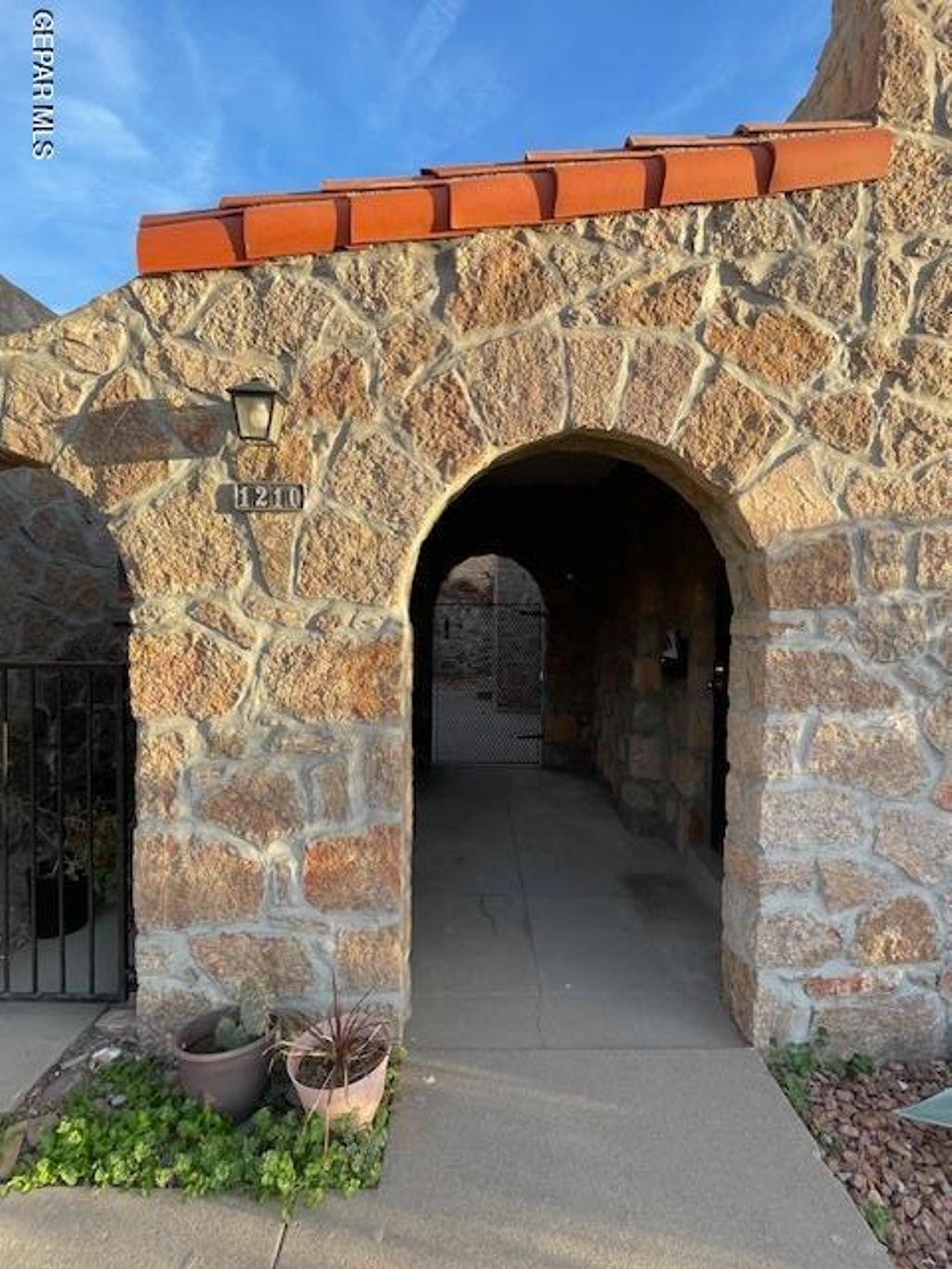 Photo of 1210 MESITA Drive, El Paso, TX 79902 (MLS # 935356)