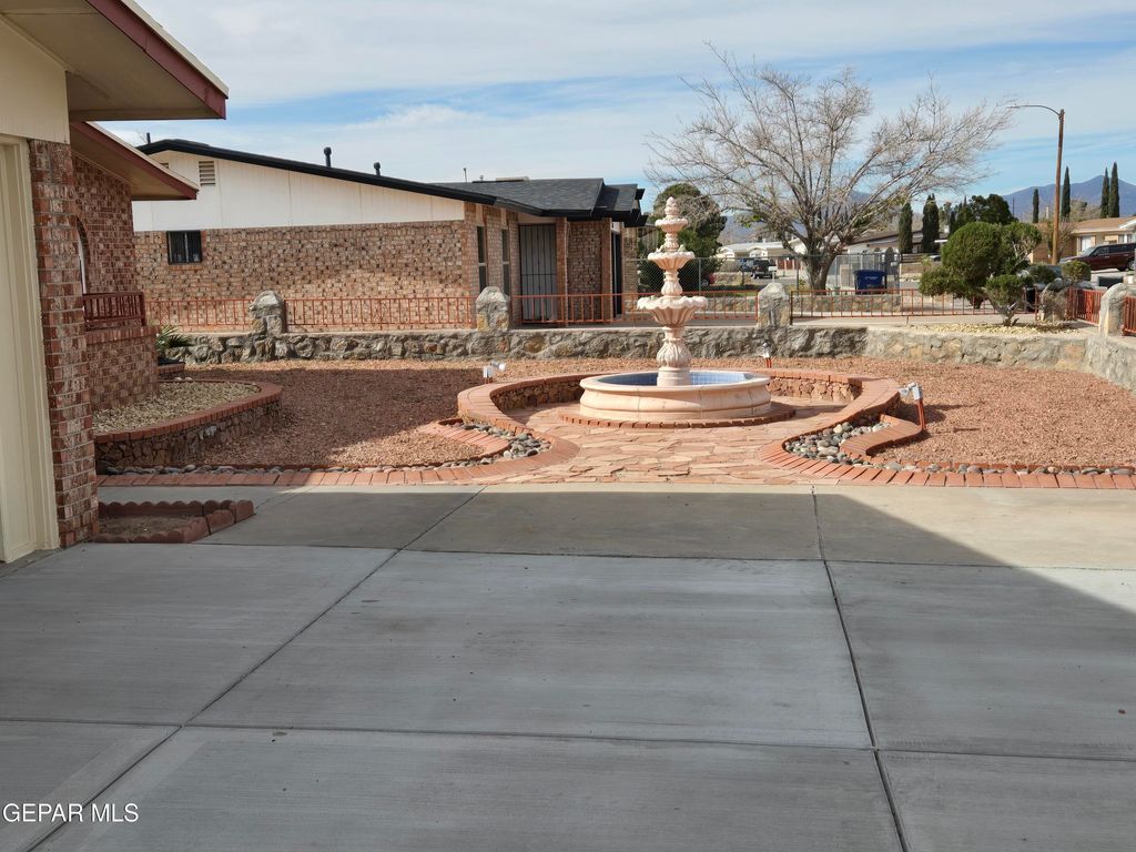 Photo of 11188 SHORELINE Drive, El Paso, TX 79936 (MLS # 936508)