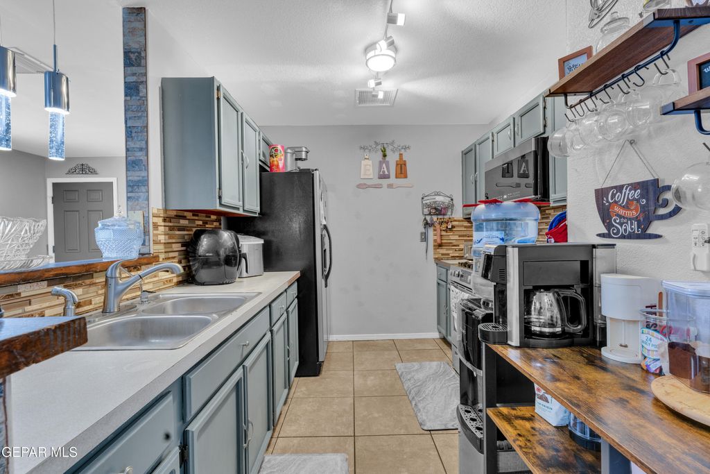 Photo of 10300 Valle Suave Drive, Socorro, TX 79927 (MLS # 942583)