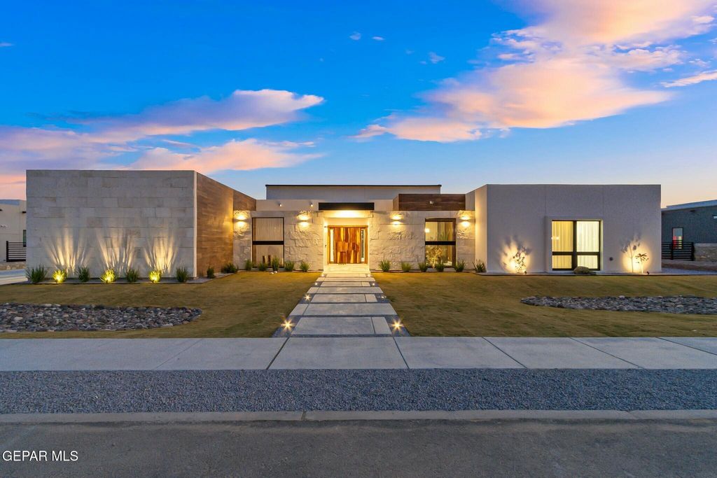 Photo of 406 Del Rio View Drive, El Paso, TX 79932 (MLS # 942760)