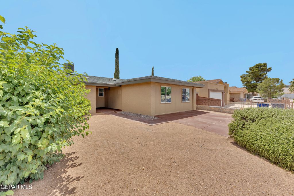 Photo of 9961 DESERT WILLOW Way, El Paso, TX 79924 (MLS # 944822)