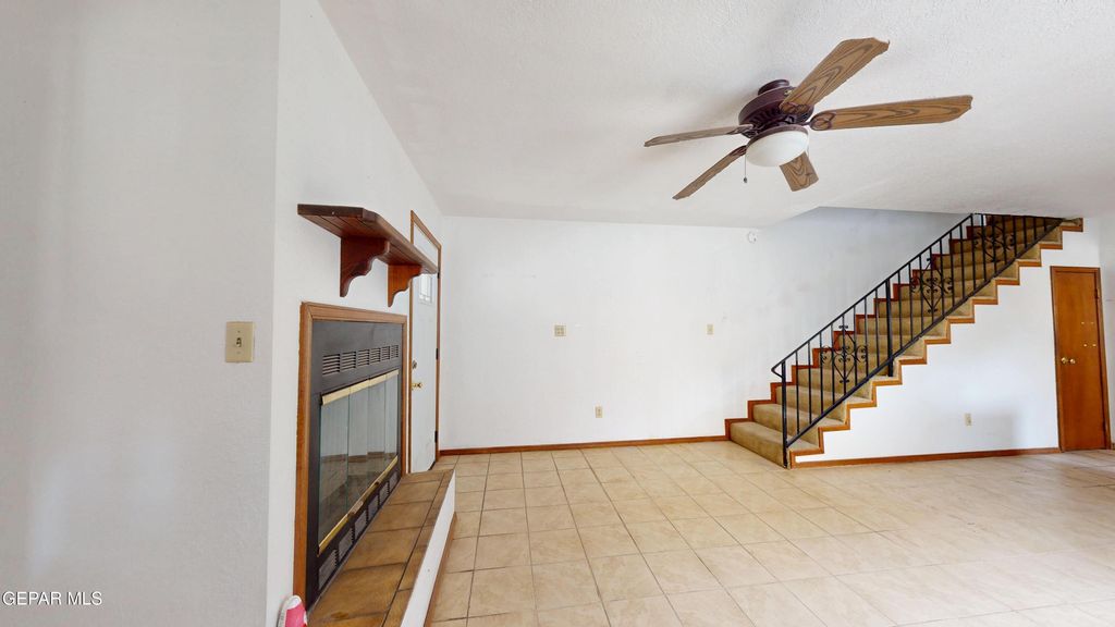 Photo of 1633 EBONY Avenue, Las Cruces, NM 88001 (MLS # 942893)