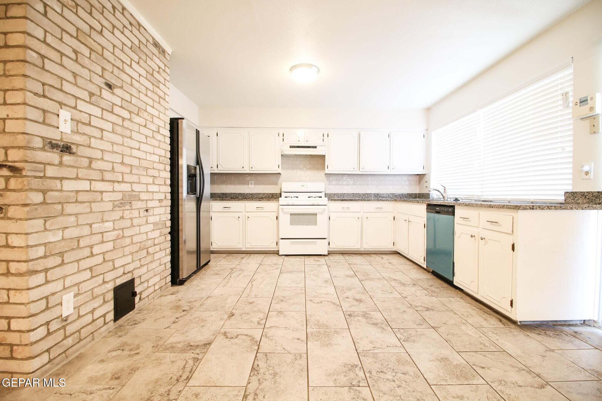 6613 SOUTHWIND Drive