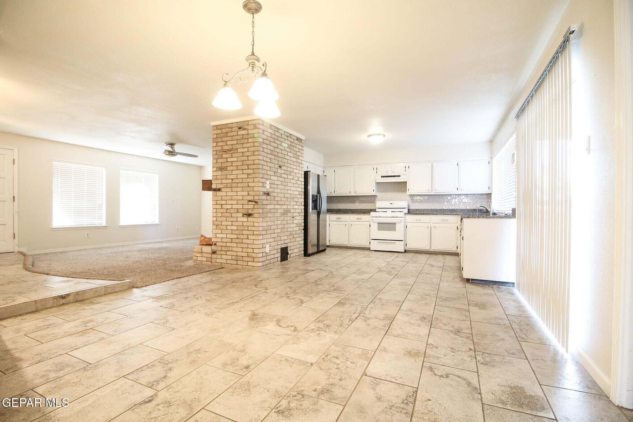 6613 SOUTHWIND Drive