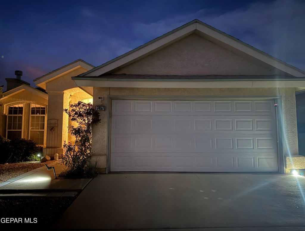 Photo of 7457 PLAZA TAURINA Drive, El Paso, TX 79912 (MLS # 943552)