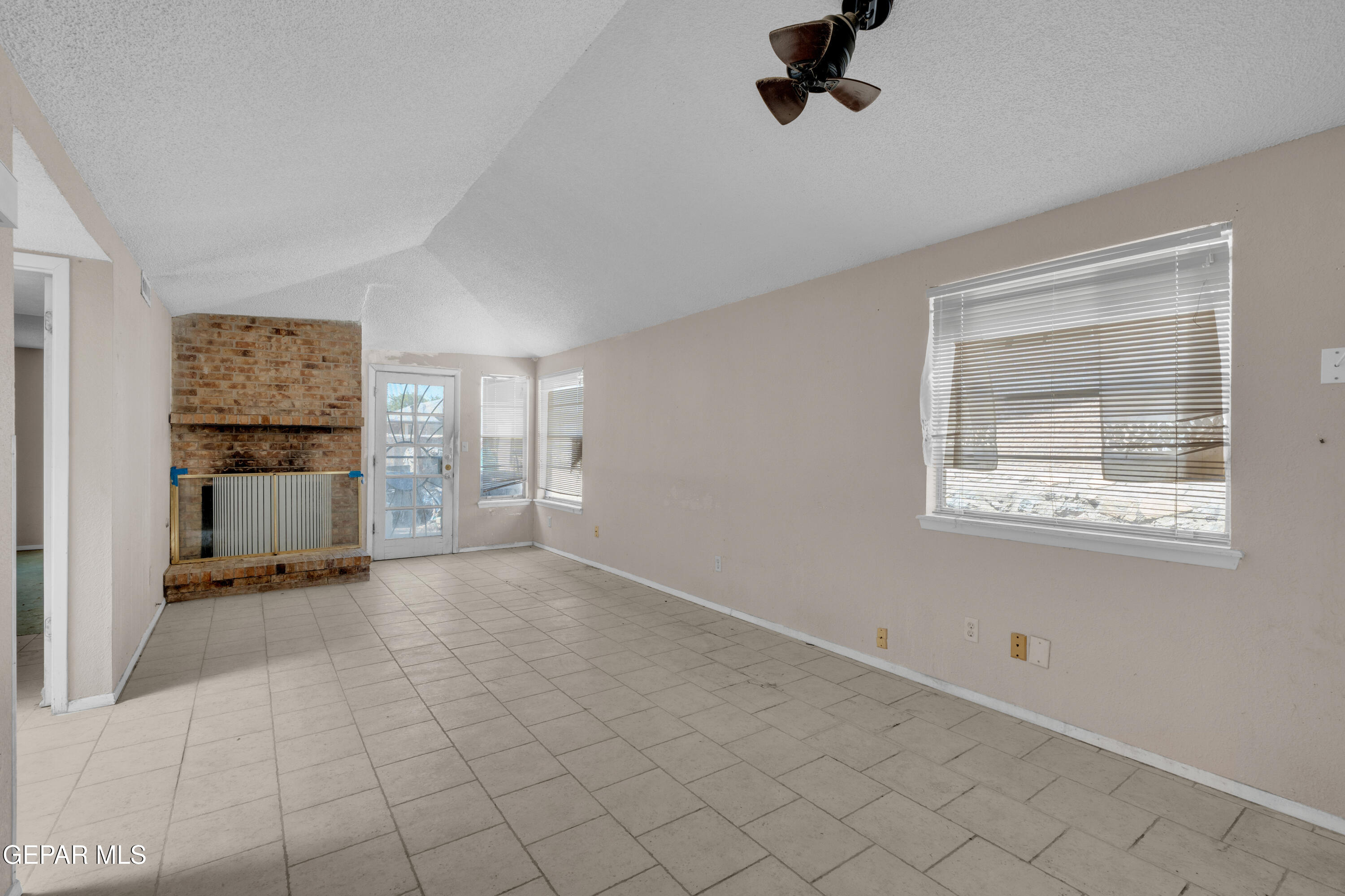 6057 MORNING GLORY Circle