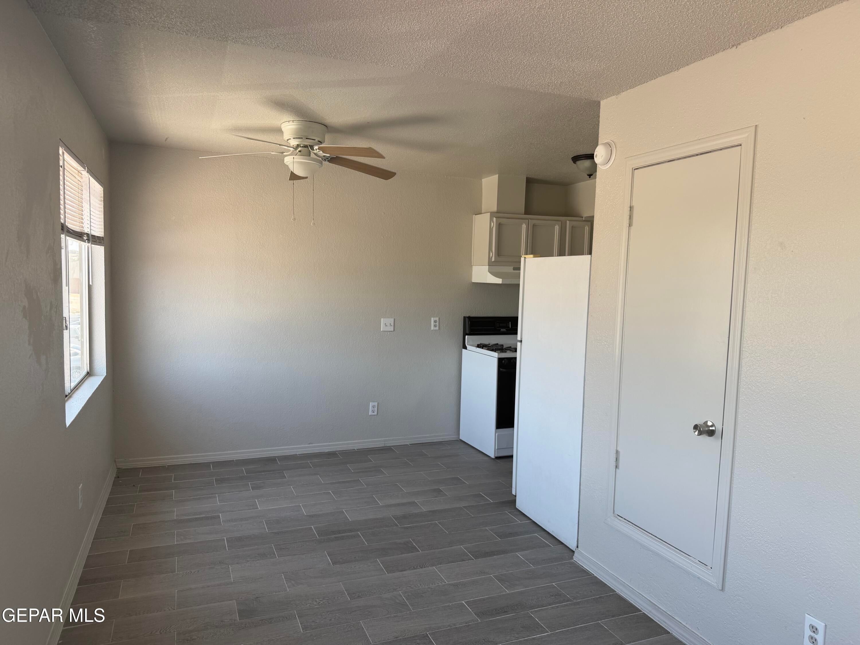 1525 Pullman Drive 26