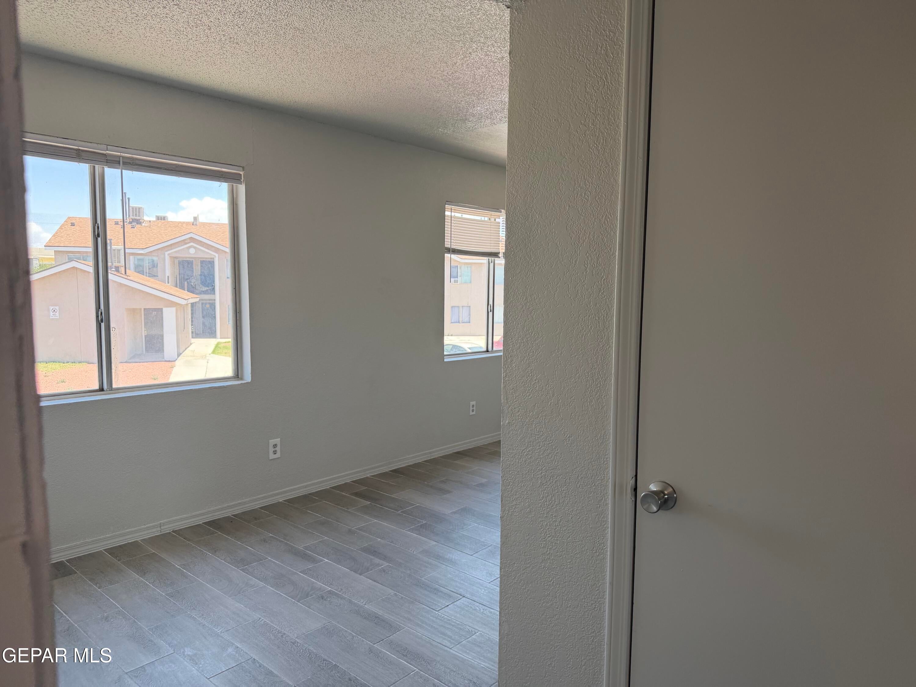 1525 Pullman Drive 26