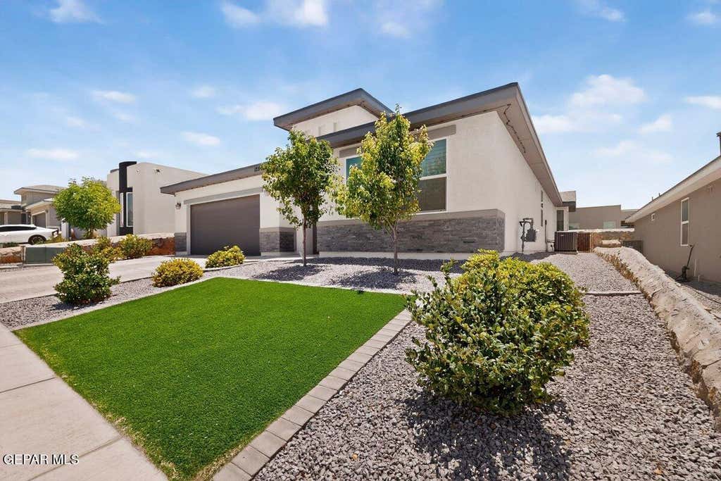 Photo of 12804 INDIAN CANYON Drive, Horizon City, TX 79928 (MLS # 947079)