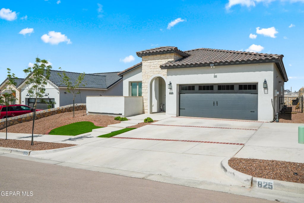 Photo of 825 ACTON Street, Horizon City, TX 79928 (MLS # 945259)