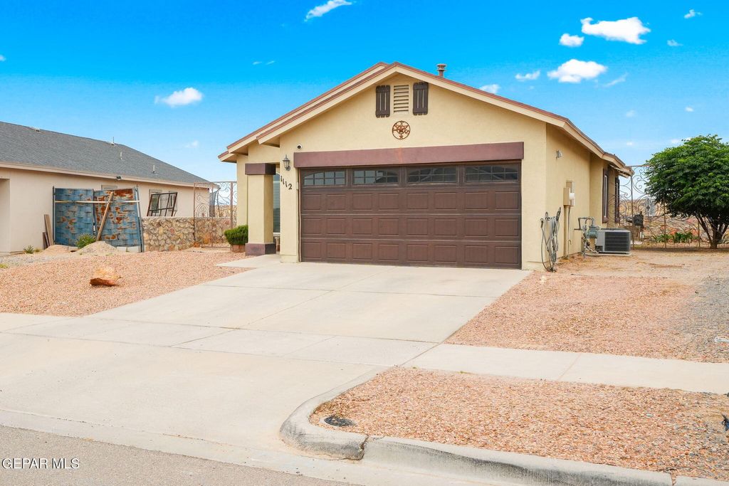 Photo of 1112 Cielo Bonito Drive, Socorro, TX 79927 (MLS # 942569)