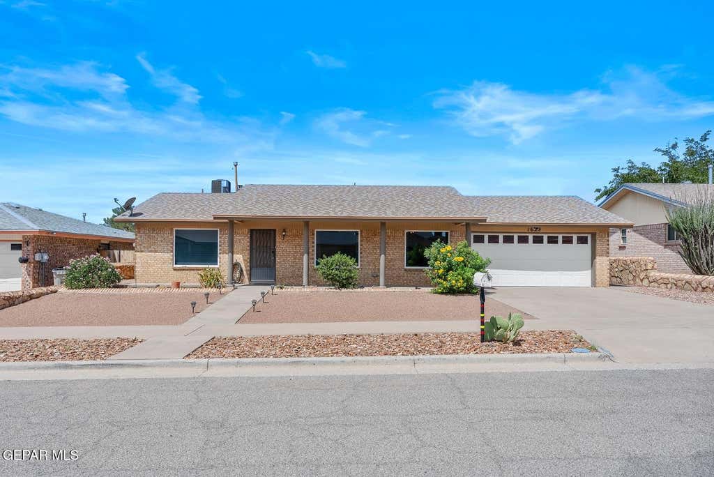 Photo of 1629 BOB MURPHY Drive, El Paso, TX 79936 (MLS # 949895)