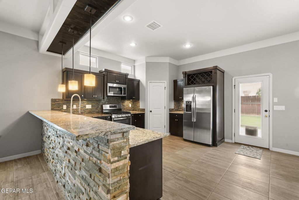 Photo of 654 DARLINGTON Drive, El Paso, TX 79928 (MLS # 943107)