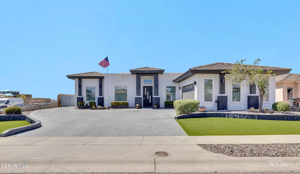 Photo of 331 EMERALD RISE Drive, Horizon City, TX 79928 (MLS # 952674)