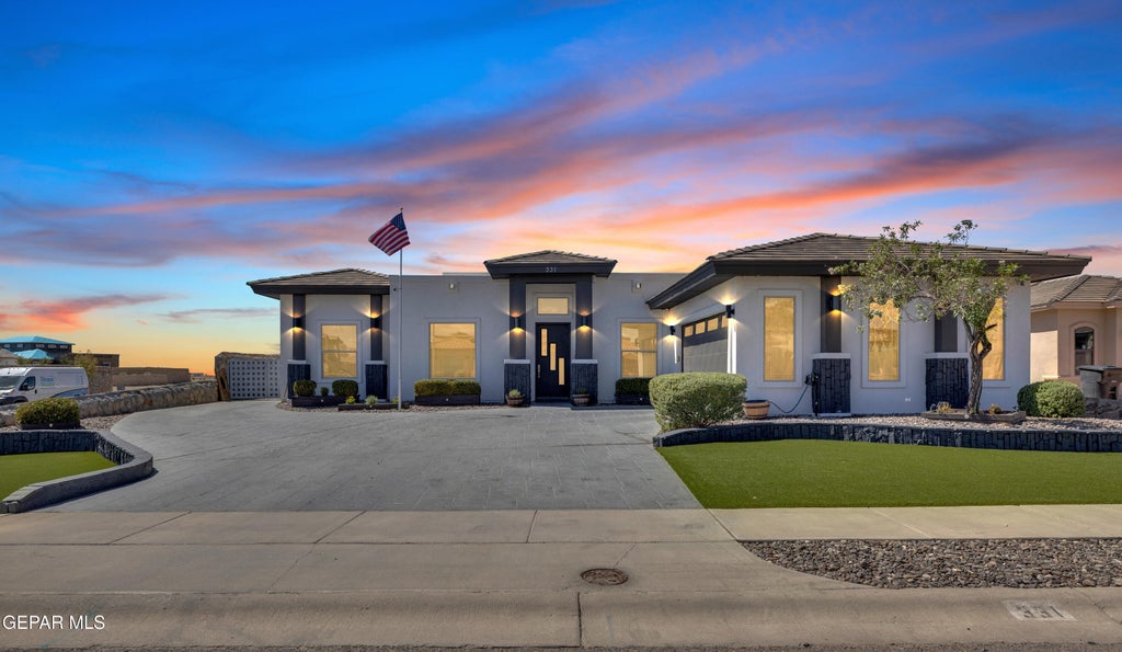 Photo of 331 EMERALD RISE Drive, Horizon City, TX 79928 (MLS # 952674)