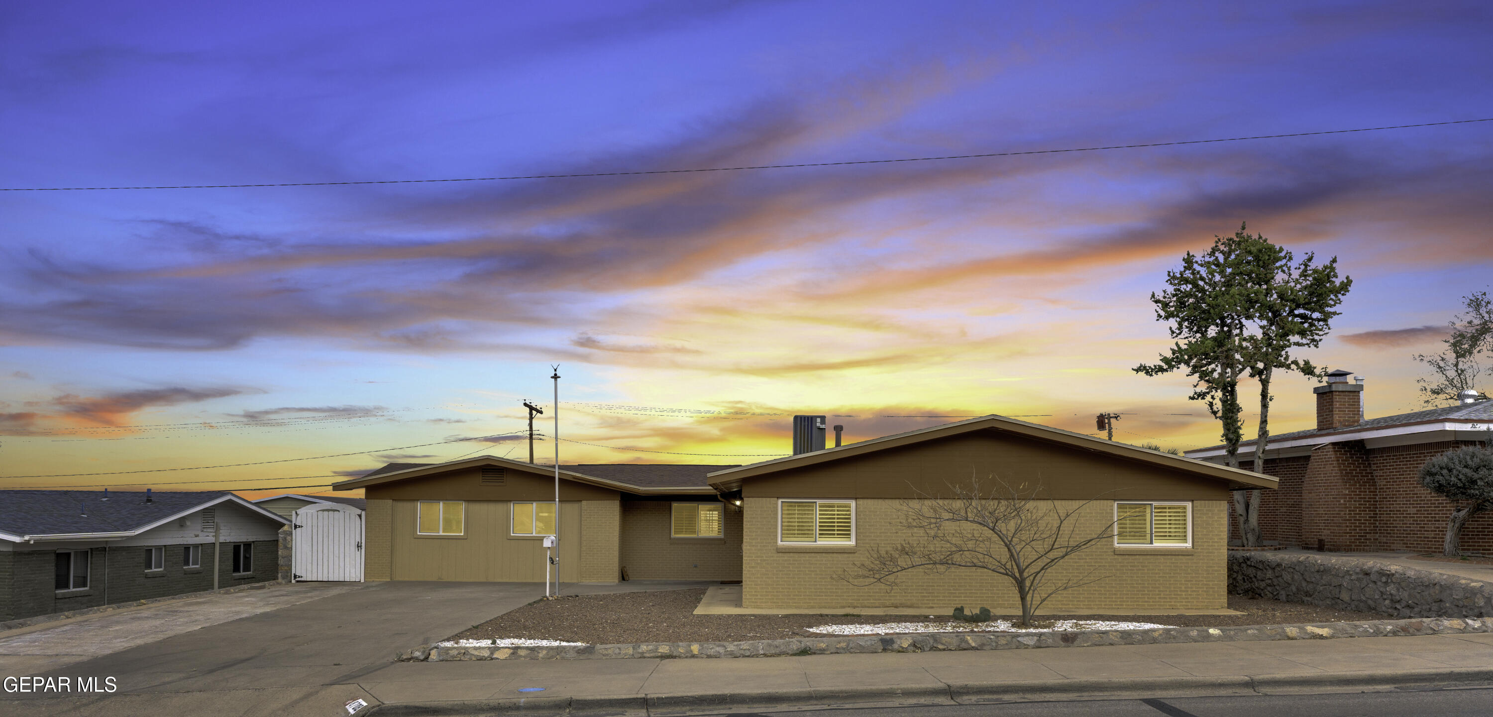 8708 MAGNETIC Street