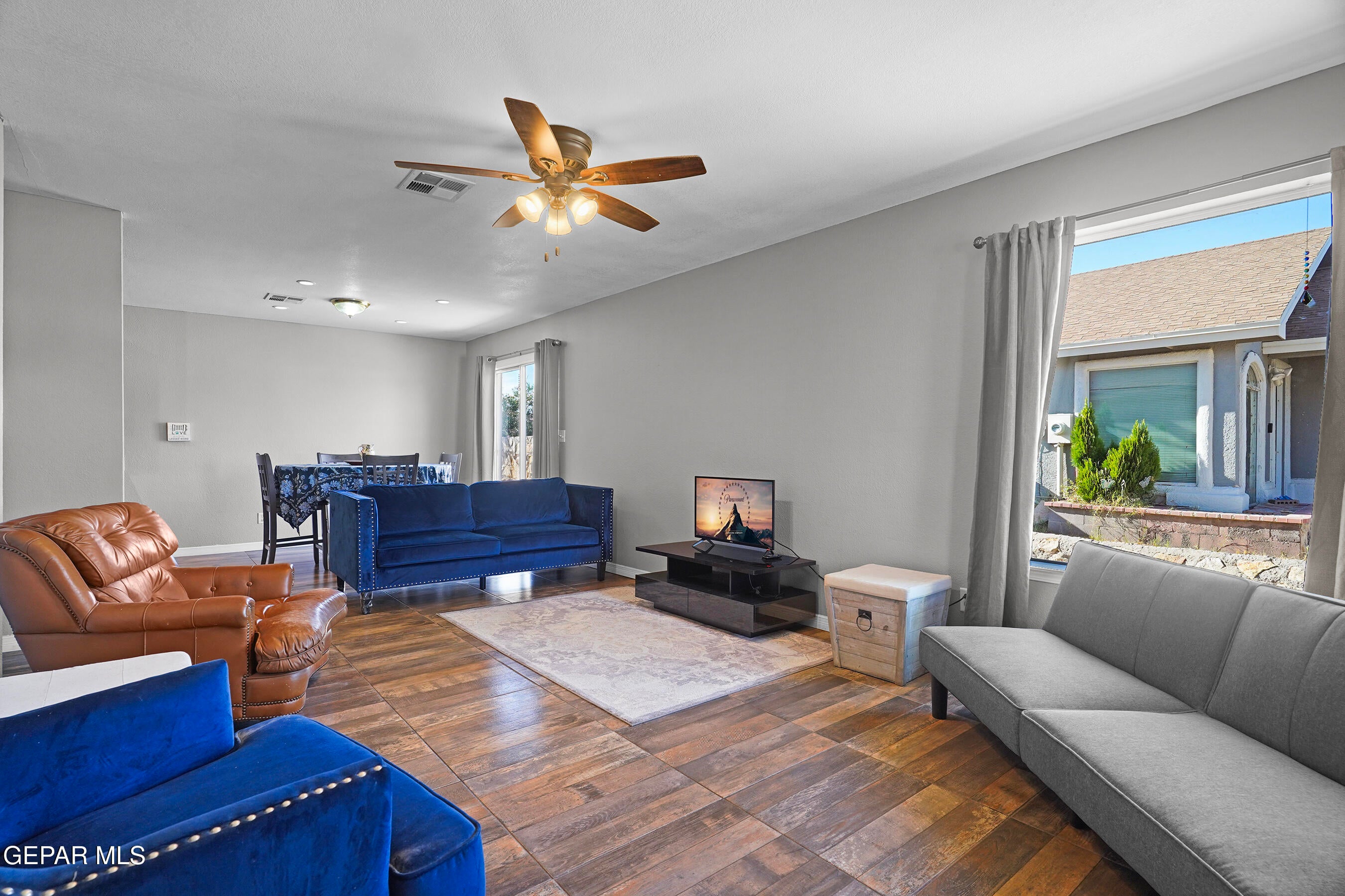 693 DESERT SAGE Drive
