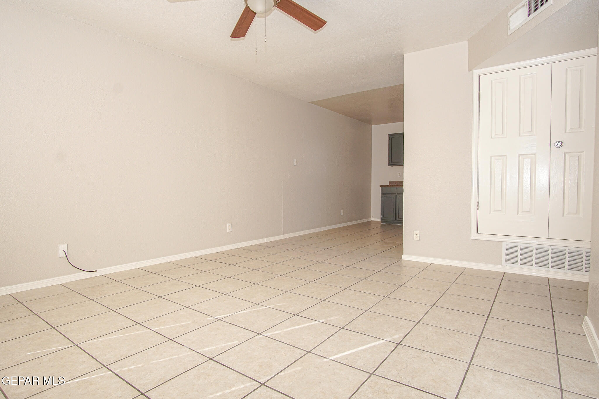 216 S Schutz Drive 6