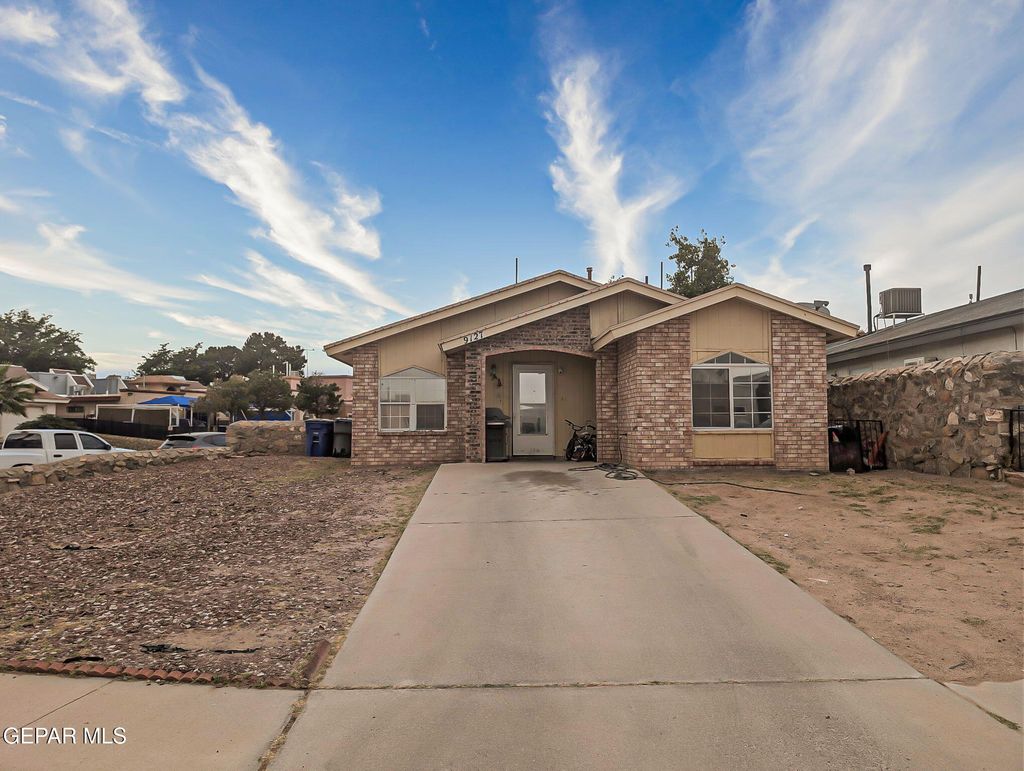 Photo of 9127 BUR OAK Circle, El Paso, TX 79907 (MLS # 943610)