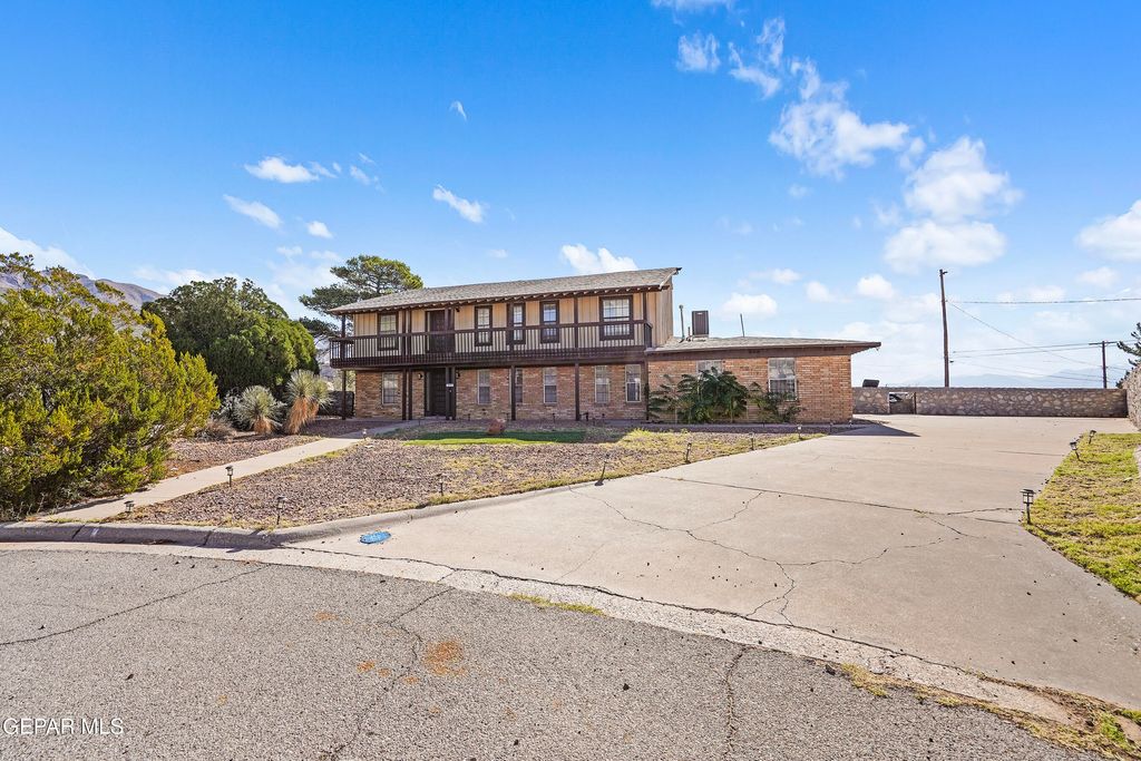 Photo of 5829 VISTA CORONA Court, El Paso, TX 79912 (MLS # 934271)