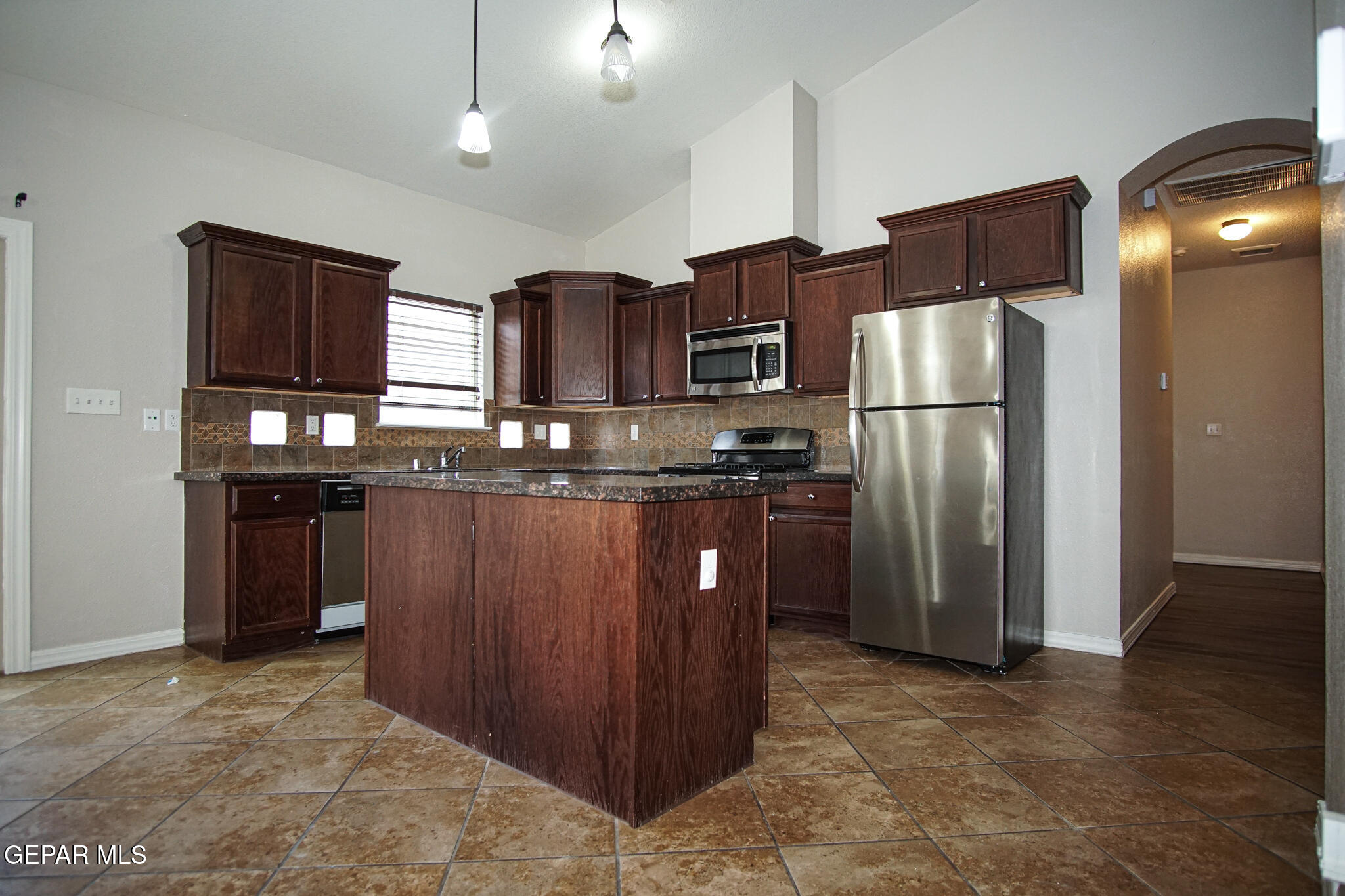 8517 DEL RIVERS