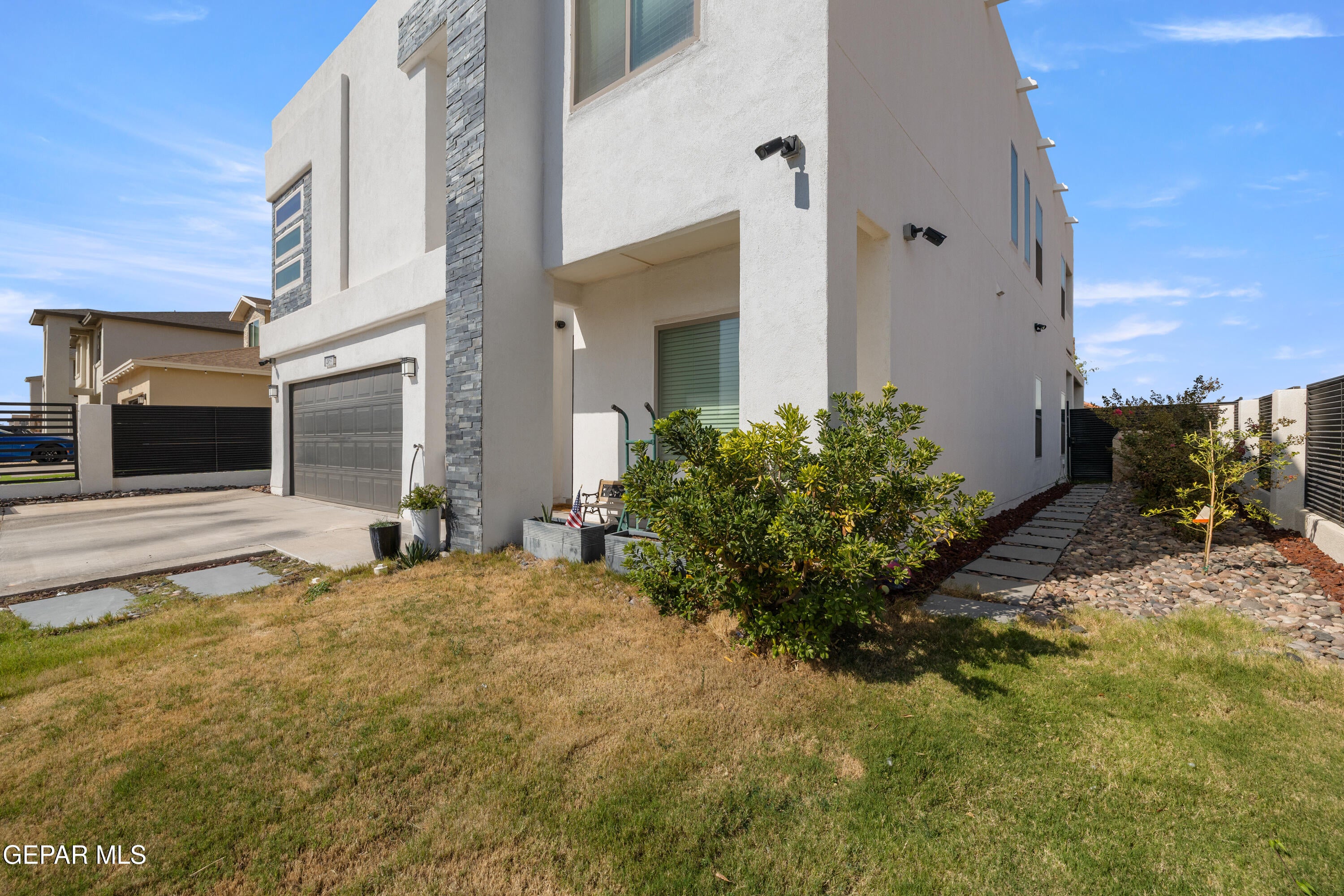 4853 CHRISTIAN AZCARATE Street
