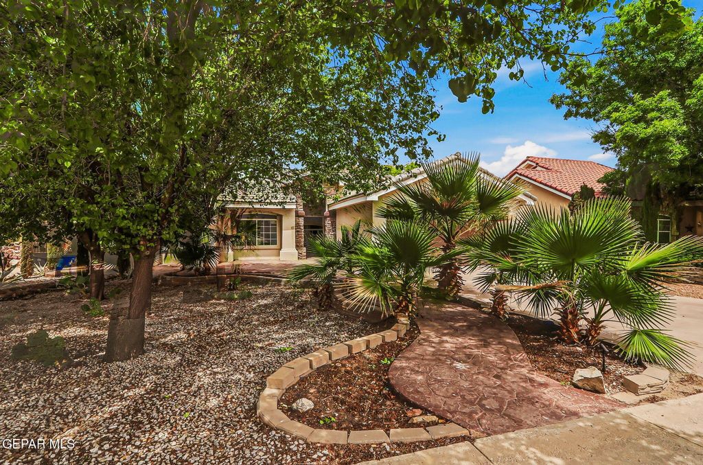 Photo of 6279 VIALE DEL SOL Avenue, El Paso, TX 79932 (MLS # 944069)