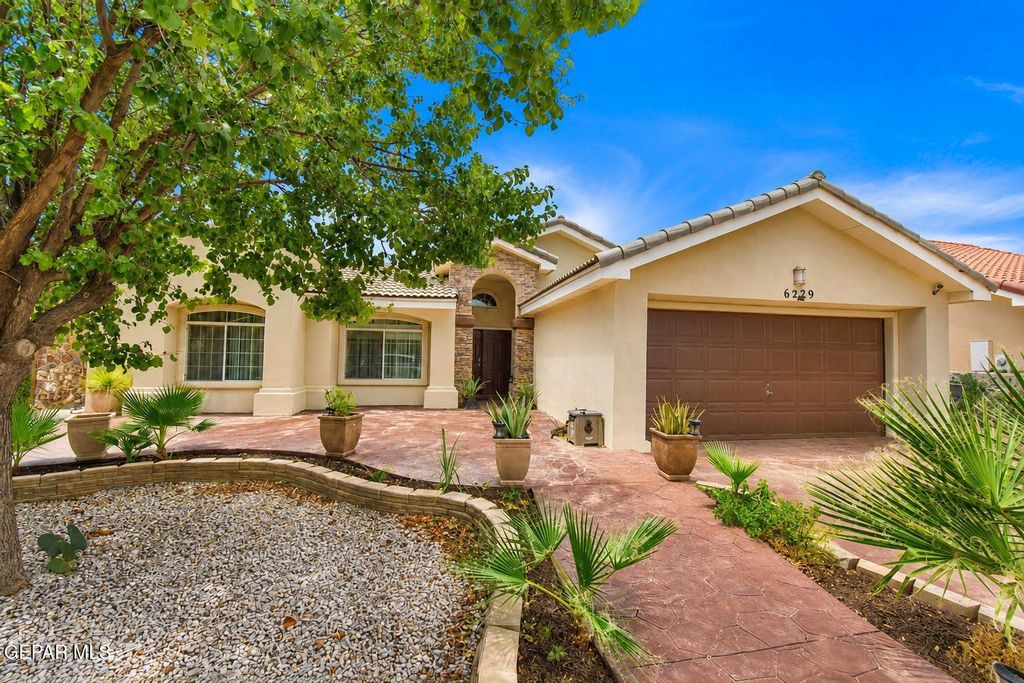 Photo of 6279 VIALE DEL SOL Avenue, El Paso, TX 79932 (MLS # 944069)