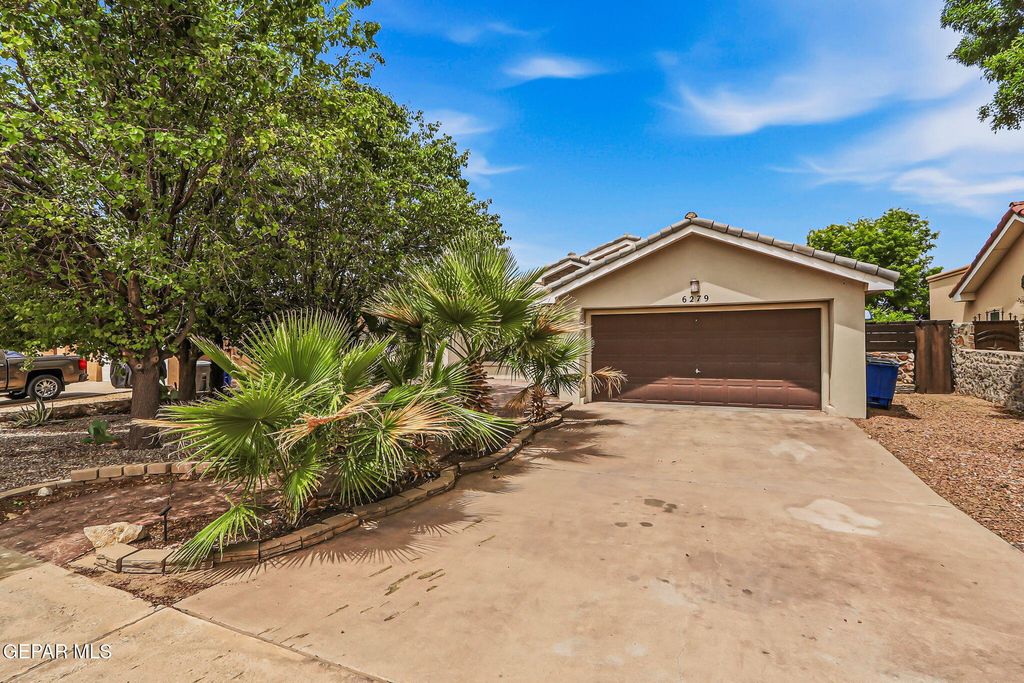 Photo of 6279 VIALE DEL SOL Avenue, El Paso, TX 79932 (MLS # 944069)