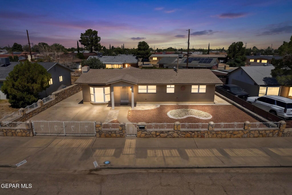 Photo of 9625 SELKIRK Drive, El Paso, TX 79925 (MLS # 949728)