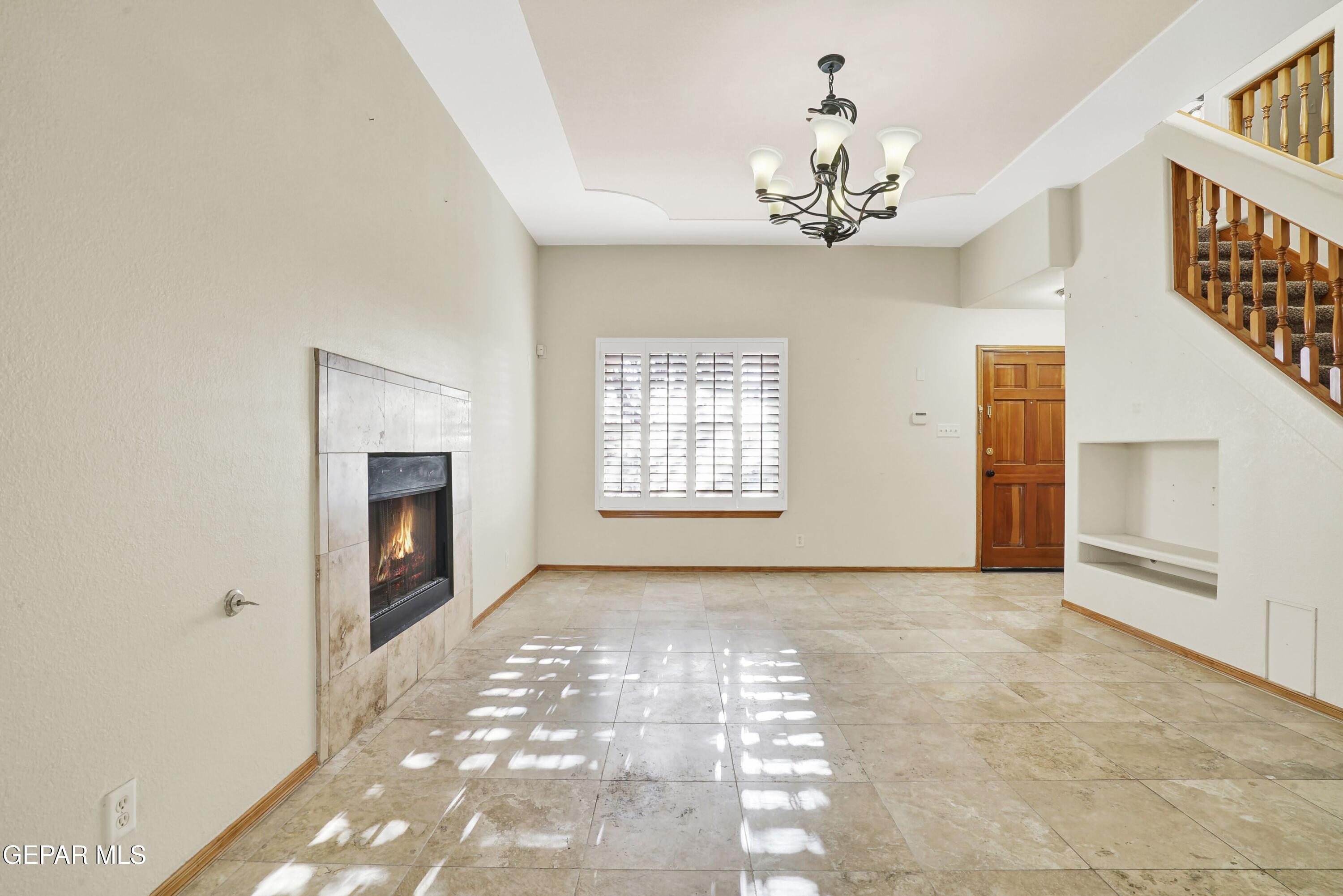 2316 N CAMPBELL Street