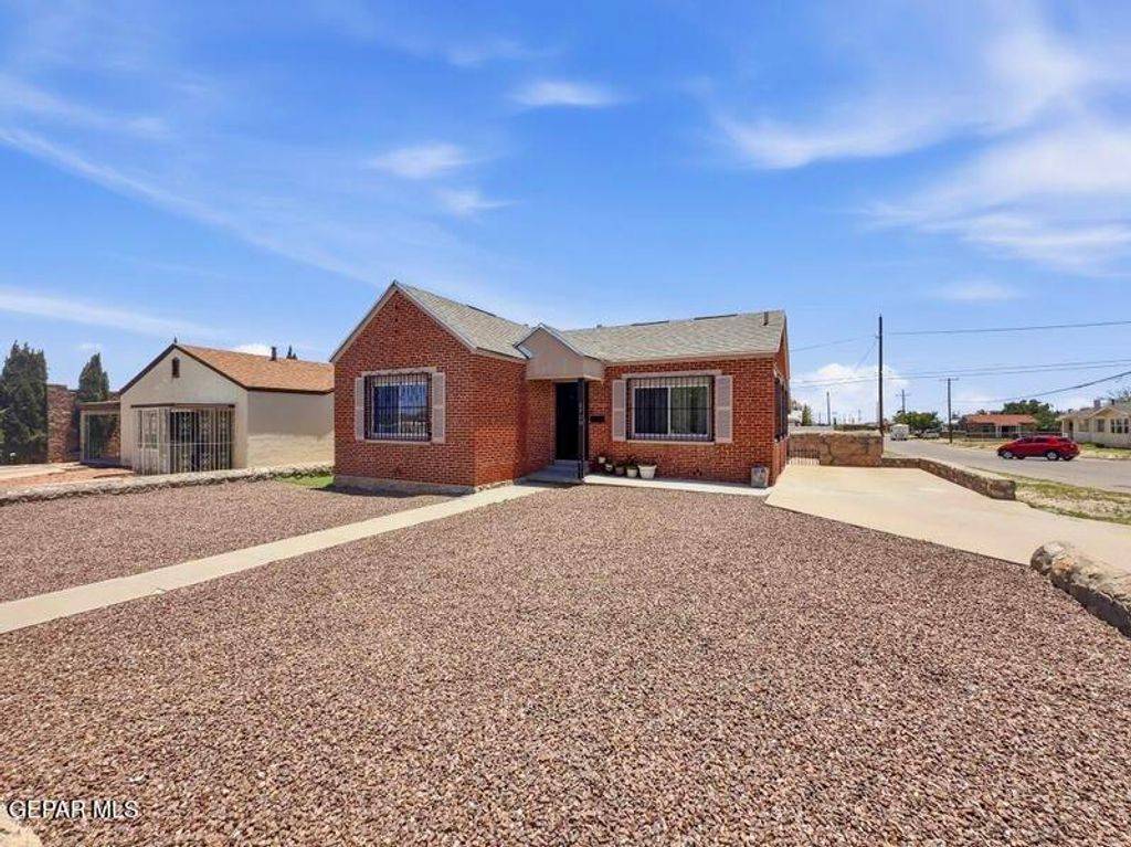 Photo of 3700 MCKINLEY Avenue, El Paso, TX 79930 (MLS # 946163)