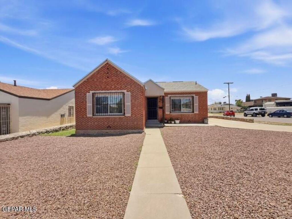 Photo of 3700 MCKINLEY Avenue, El Paso, TX 79930 (MLS # 946163)