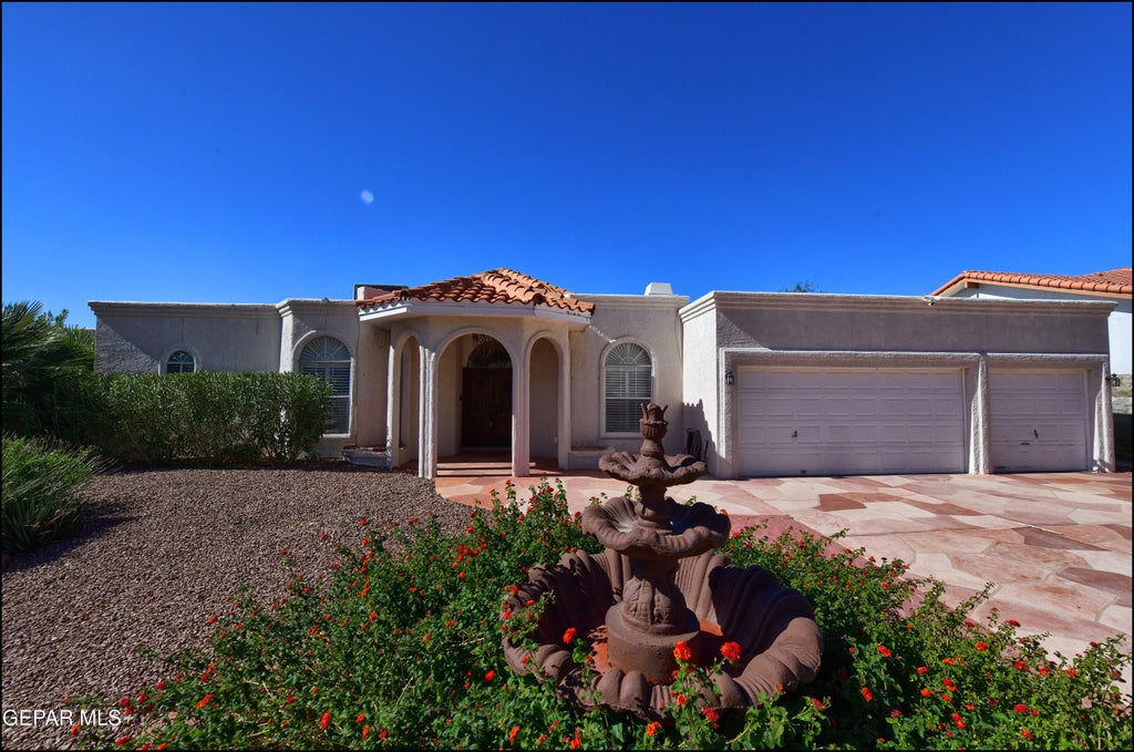 Photo of 851 VIA BONITA Lane, El Paso, TX 79912 (MLS # 933150)