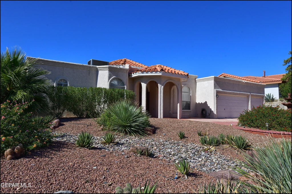 Photo of 851 VIA BONITA Lane, El Paso, TX 79912 (MLS # 933150)