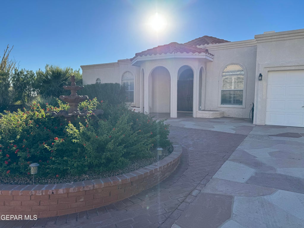 Photo of 851 VIA BONITA Lane, El Paso, TX 79912 (MLS # 933150)