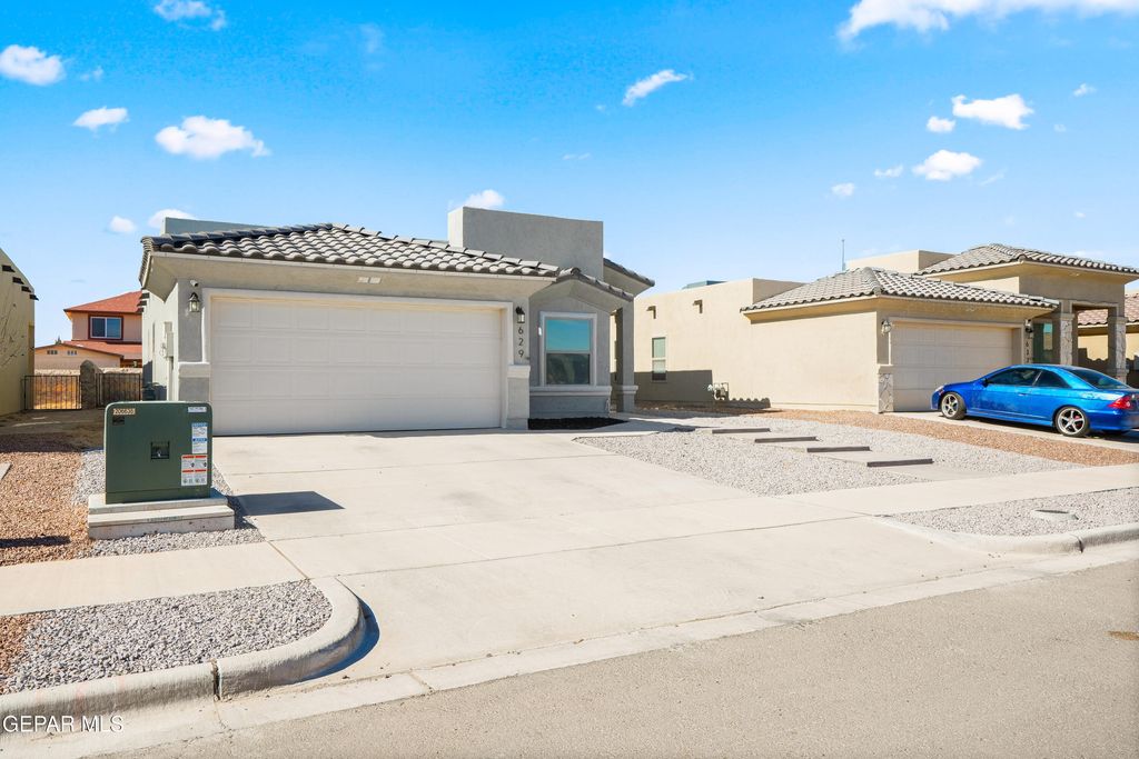 Photo of 629 CEDARWOOD Drive, El Paso, TX 79928 (MLS # 946648)