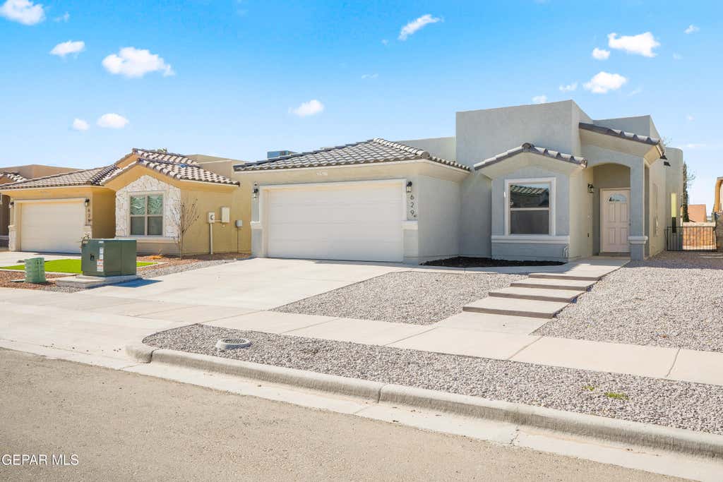 Photo of 629 CEDARWOOD Drive, El Paso, TX 79928 (MLS # 946648)