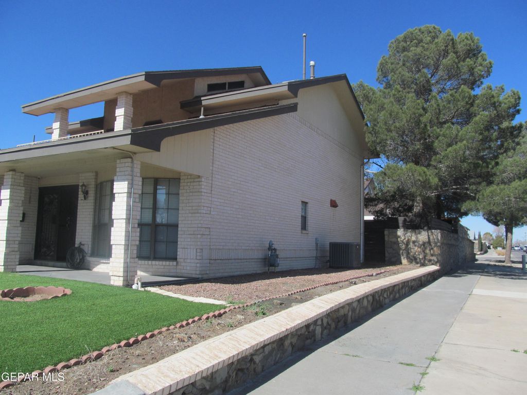 Photo of 2101 E GLEN Drive, El Paso, TX 79936 (MLS # 937989)