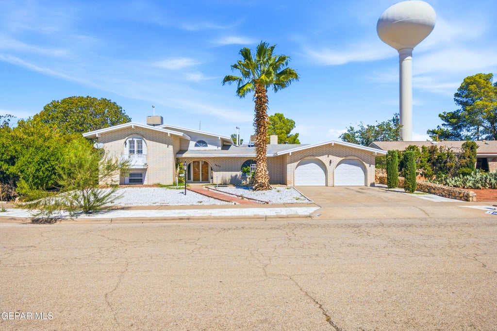 Photo of 3603 Colville Drive, Horizon City, TX 79928 (MLS # 952935)
