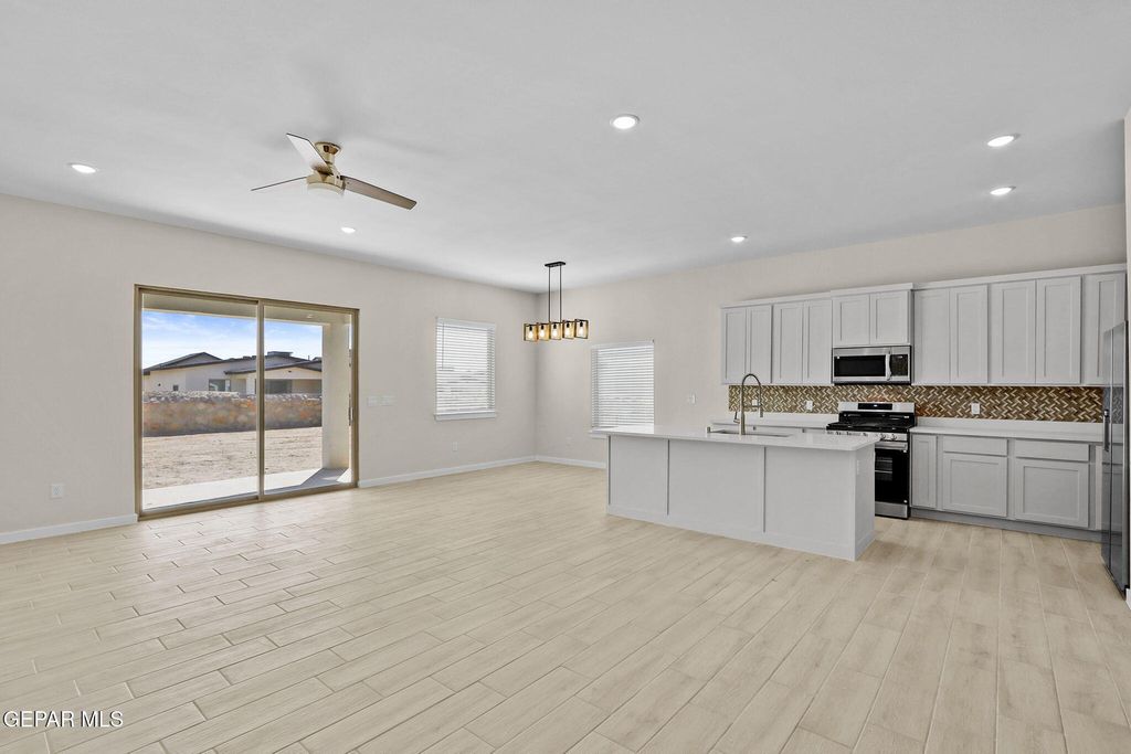 Photo of 8425 PHIL Place, Vinton, TX 79821 (MLS # 940849)