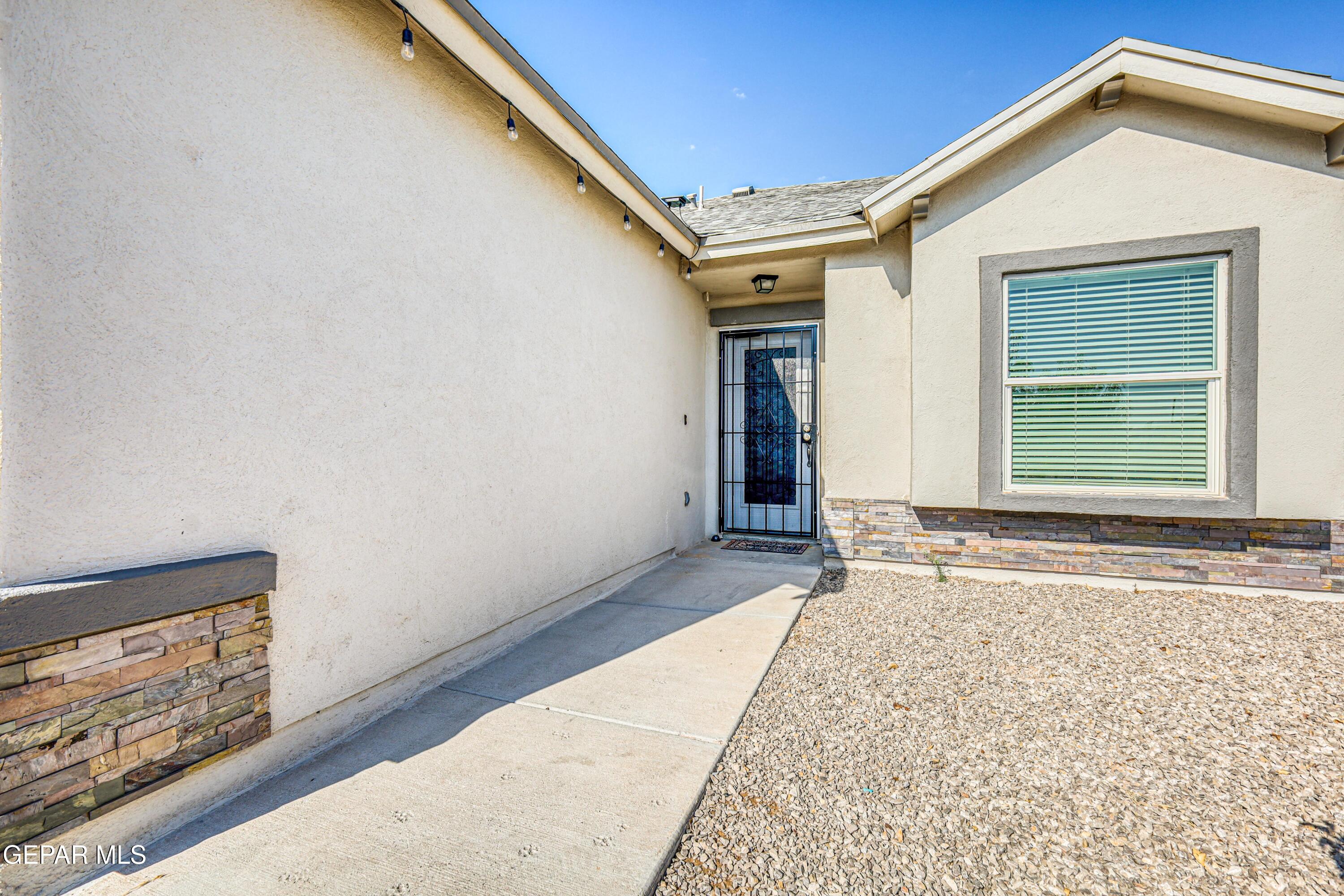 1005 Indigo Sky Street