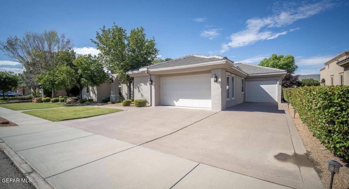 6038 LAGUNA VISTA Drive