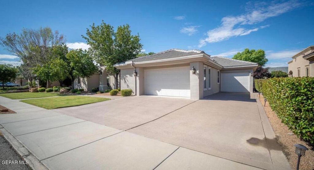 Photo of 6038 LAGUNA VISTA Drive, El Paso, TX 79932 (MLS # 941567)